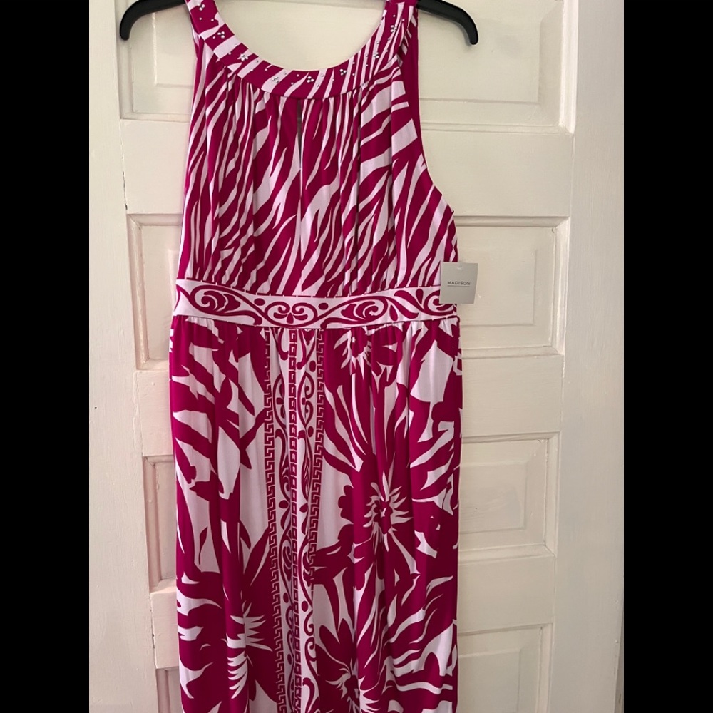 NWT Hot Pink and White Madison Size medium dress.